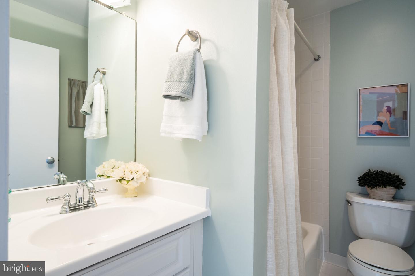 4501 ARLINGTON BLVD #807, ARLINGTON, Virginia 22203, 1 Bedroom Bedrooms, ,1 BathroomBathrooms,Residential,For sale,4501 ARLINGTON BLVD #807,VAAR2063960 MLS # VAAR2063960