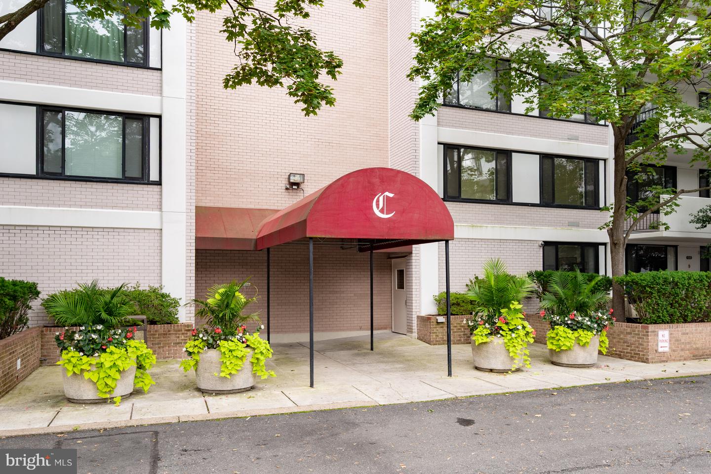 4501 ARLINGTON BLVD #807, ARLINGTON, Virginia 22203, 1 Bedroom Bedrooms, ,1 BathroomBathrooms,Residential,For sale,4501 ARLINGTON BLVD #807,VAAR2063960 MLS # VAAR2063960