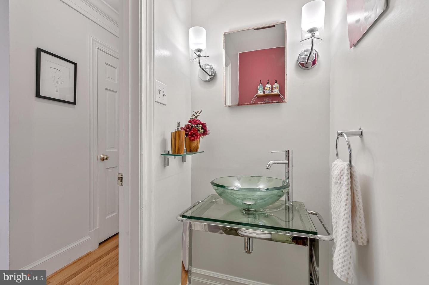 1340 N LYNNBROOK DR, ARLINGTON, Virginia 22201, 5 Bedrooms Bedrooms, ,3 BathroomsBathrooms,Residential,For sale,1340 N LYNNBROOK DR,VAAR2063898 MLS # VAAR2063898