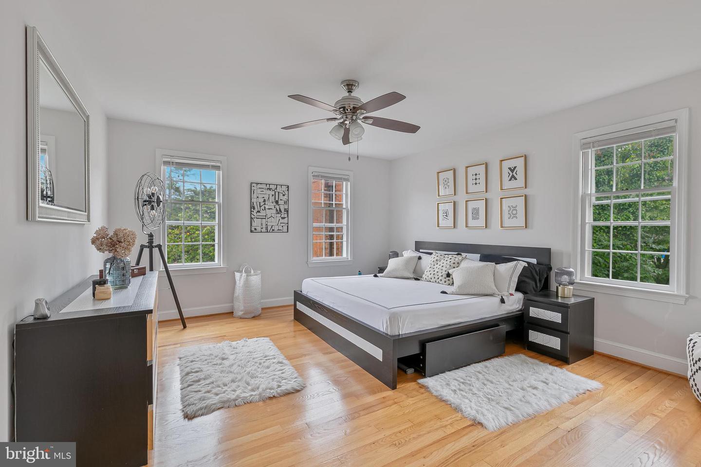 1340 N LYNNBROOK DR, ARLINGTON, Virginia 22201, 5 Bedrooms Bedrooms, ,3 BathroomsBathrooms,Residential,For sale,1340 N LYNNBROOK DR,VAAR2063898 MLS # VAAR2063898