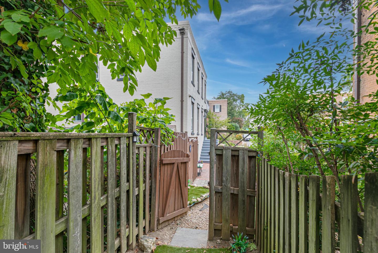 1340 N LYNNBROOK DR, ARLINGTON, Virginia 22201, 5 Bedrooms Bedrooms, ,3 BathroomsBathrooms,Residential,For sale,1340 N LYNNBROOK DR,VAAR2063898 MLS # VAAR2063898