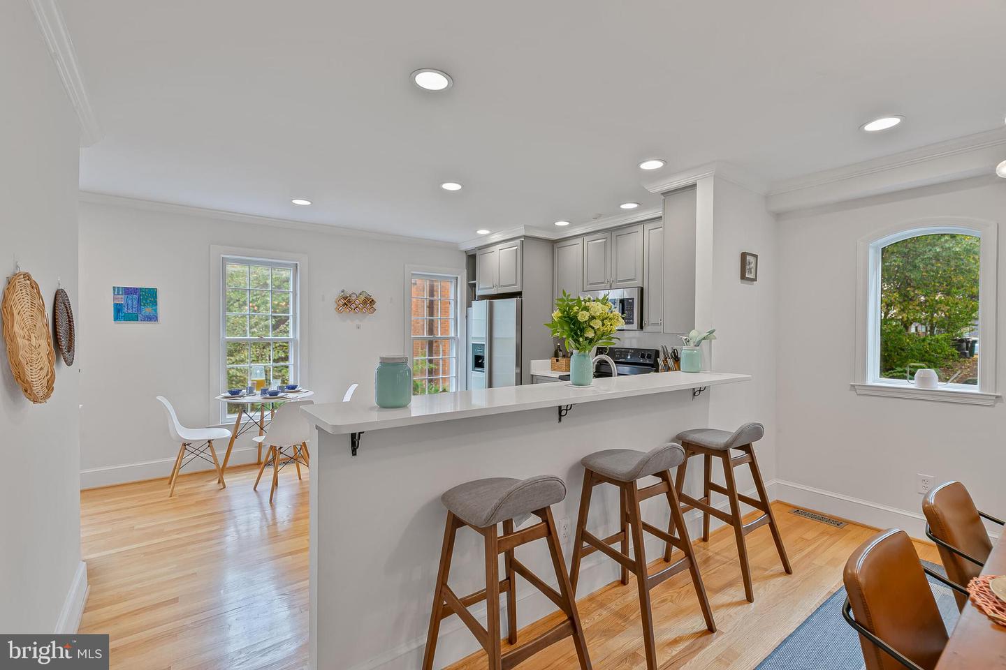 1340 N LYNNBROOK DR, ARLINGTON, Virginia 22201, 5 Bedrooms Bedrooms, ,3 BathroomsBathrooms,Residential,For sale,1340 N LYNNBROOK DR,VAAR2063898 MLS # VAAR2063898