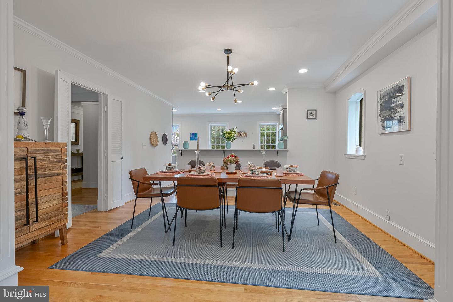 1340 N LYNNBROOK DR, ARLINGTON, Virginia 22201, 5 Bedrooms Bedrooms, ,3 BathroomsBathrooms,Residential,For sale,1340 N LYNNBROOK DR,VAAR2063898 MLS # VAAR2063898