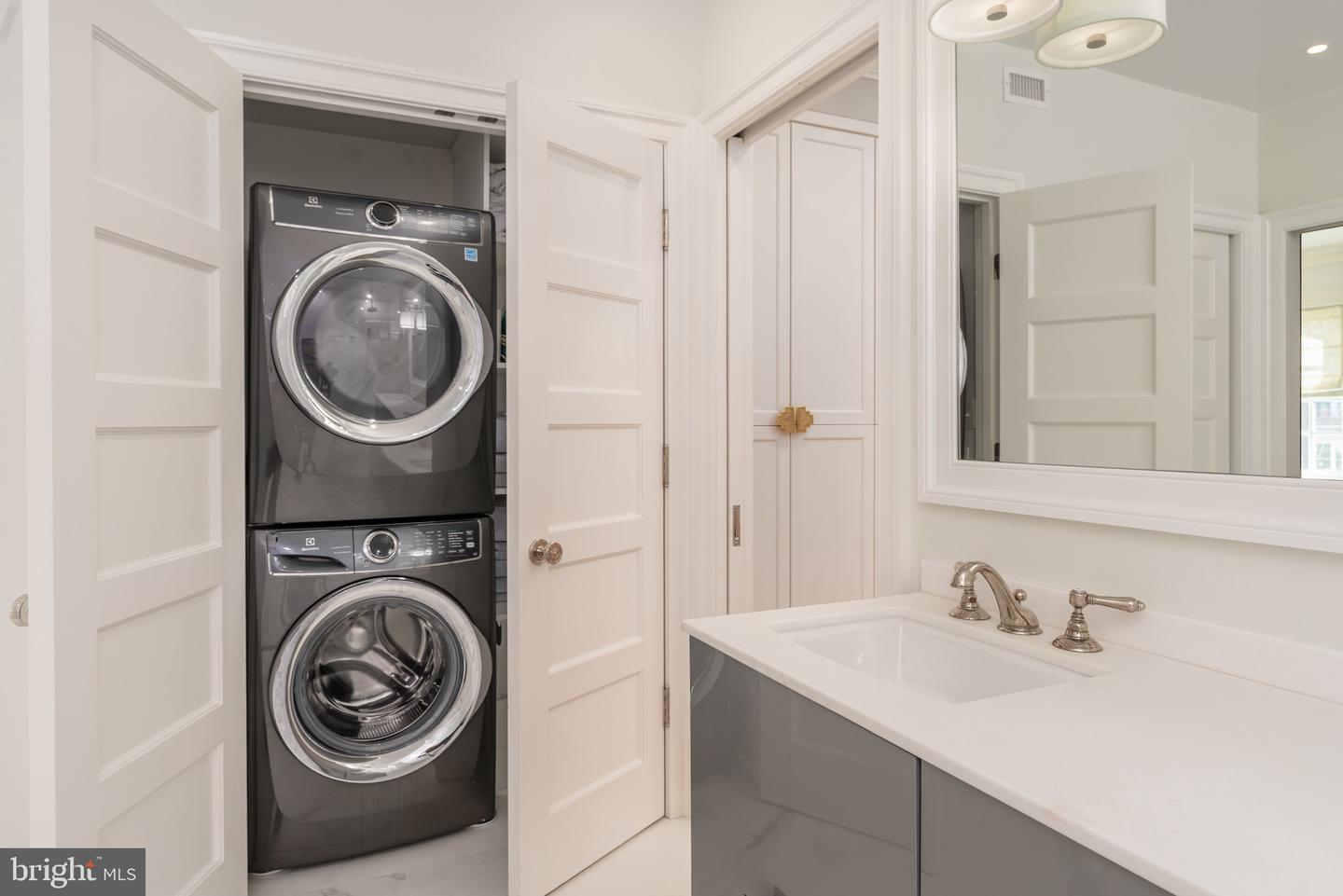 2131 BANCROFT PL NW, WASHINGTON, District Of Columbia 20008, 4 Bedrooms Bedrooms, ,3 BathroomsBathrooms,Residential,For sale,2131 BANCROFT PL NW,DCDC2223482 MLS # DCDC2223482