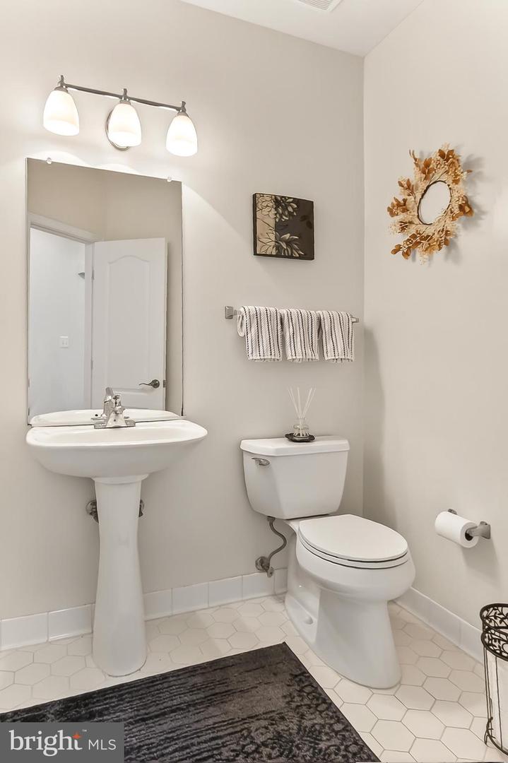 13441 KERR CT, WOODBRIDGE, Virginia 22193, 5 Bedrooms Bedrooms, ,3 BathroomsBathrooms,Residential,For sale,13441 KERR CT,VAPW2104456 MLS # VAPW2104456