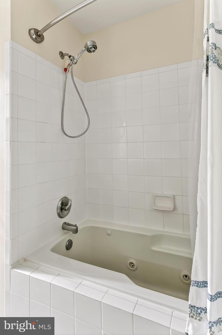 13441 KERR CT, WOODBRIDGE, Virginia 22193, 5 Bedrooms Bedrooms, ,3 BathroomsBathrooms,Residential,For sale,13441 KERR CT,VAPW2104456 MLS # VAPW2104456