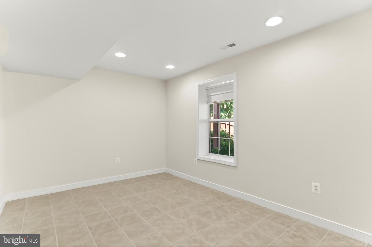 13441 KERR CT, WOODBRIDGE, Virginia 22193, 5 Bedrooms Bedrooms, ,3 BathroomsBathrooms,Residential,For sale,13441 KERR CT,VAPW2104456 MLS # VAPW2104456