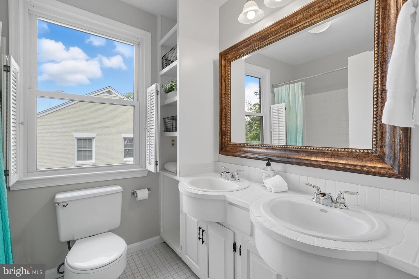 4812 FAIRFAX DR, ARLINGTON, Virginia 22203, 3 Bedrooms Bedrooms, 8 Rooms Rooms,2 BathroomsBathrooms,Residential,For sale,4812 FAIRFAX DR,VAAR2064026 MLS # VAAR2064026