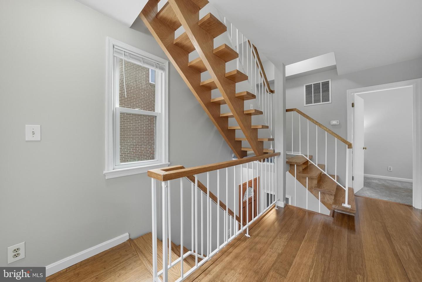 4812 FAIRFAX DR, ARLINGTON, Virginia 22203, 3 Bedrooms Bedrooms, 8 Rooms Rooms,2 BathroomsBathrooms,Residential,For sale,4812 FAIRFAX DR,VAAR2064026 MLS # VAAR2064026