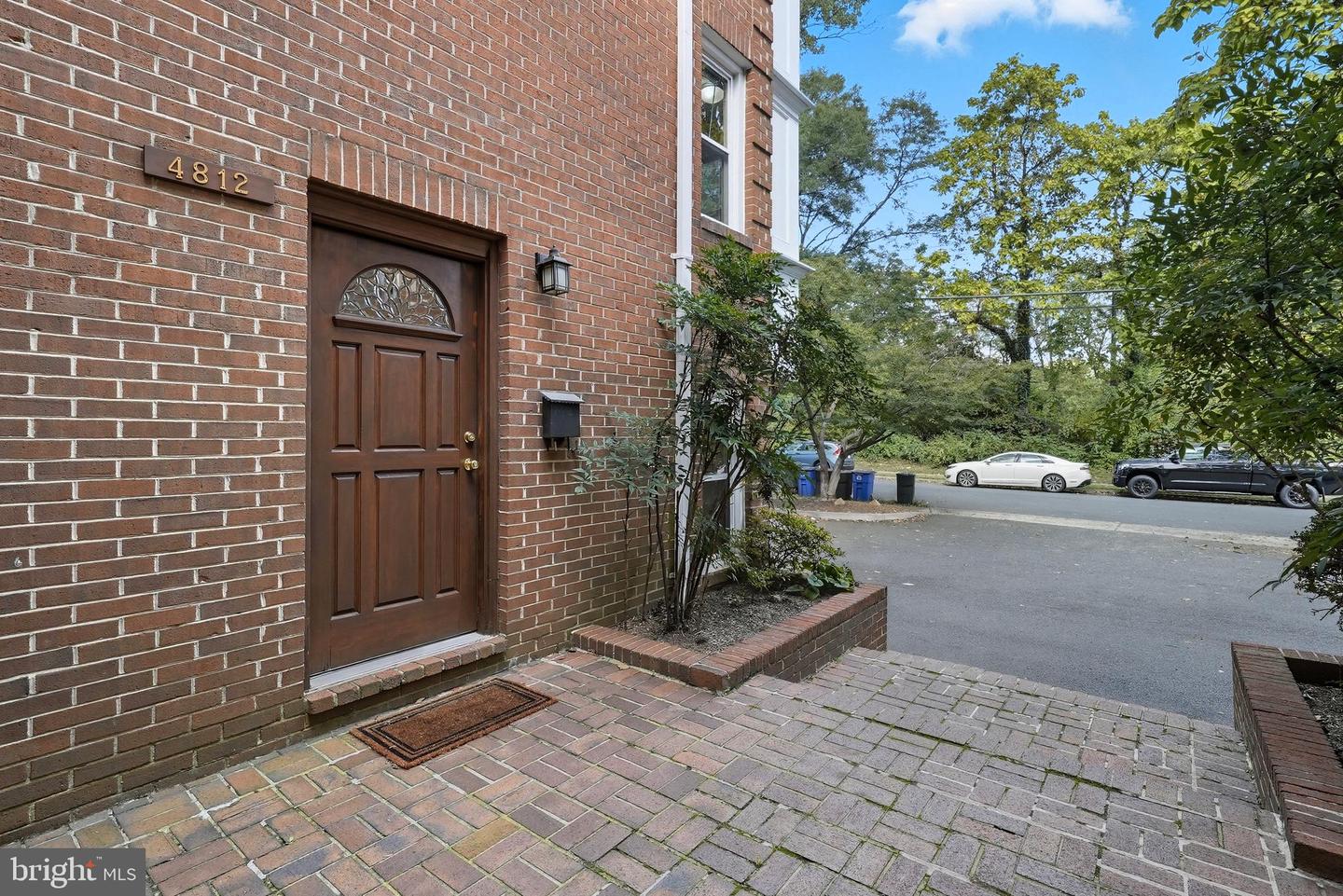 4812 FAIRFAX DR, ARLINGTON, Virginia 22203, 3 Bedrooms Bedrooms, 8 Rooms Rooms,2 BathroomsBathrooms,Residential,For sale,4812 FAIRFAX DR,VAAR2064026 MLS # VAAR2064026