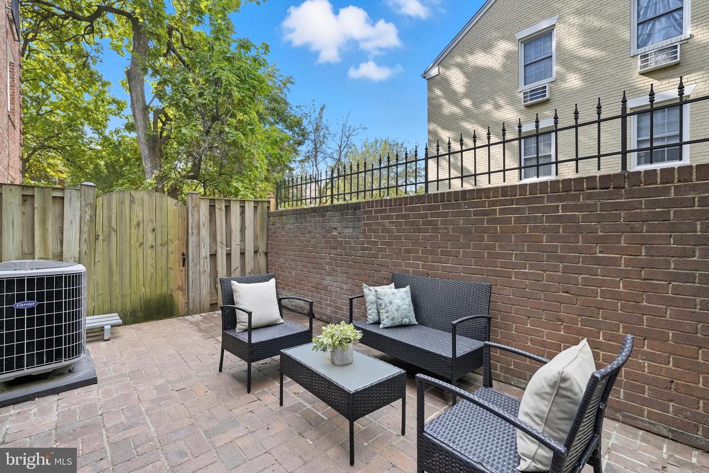 4812 FAIRFAX DR, ARLINGTON, Virginia 22203, 3 Bedrooms Bedrooms, 8 Rooms Rooms,2 BathroomsBathrooms,Residential,For sale,4812 FAIRFAX DR,VAAR2064026 MLS # VAAR2064026