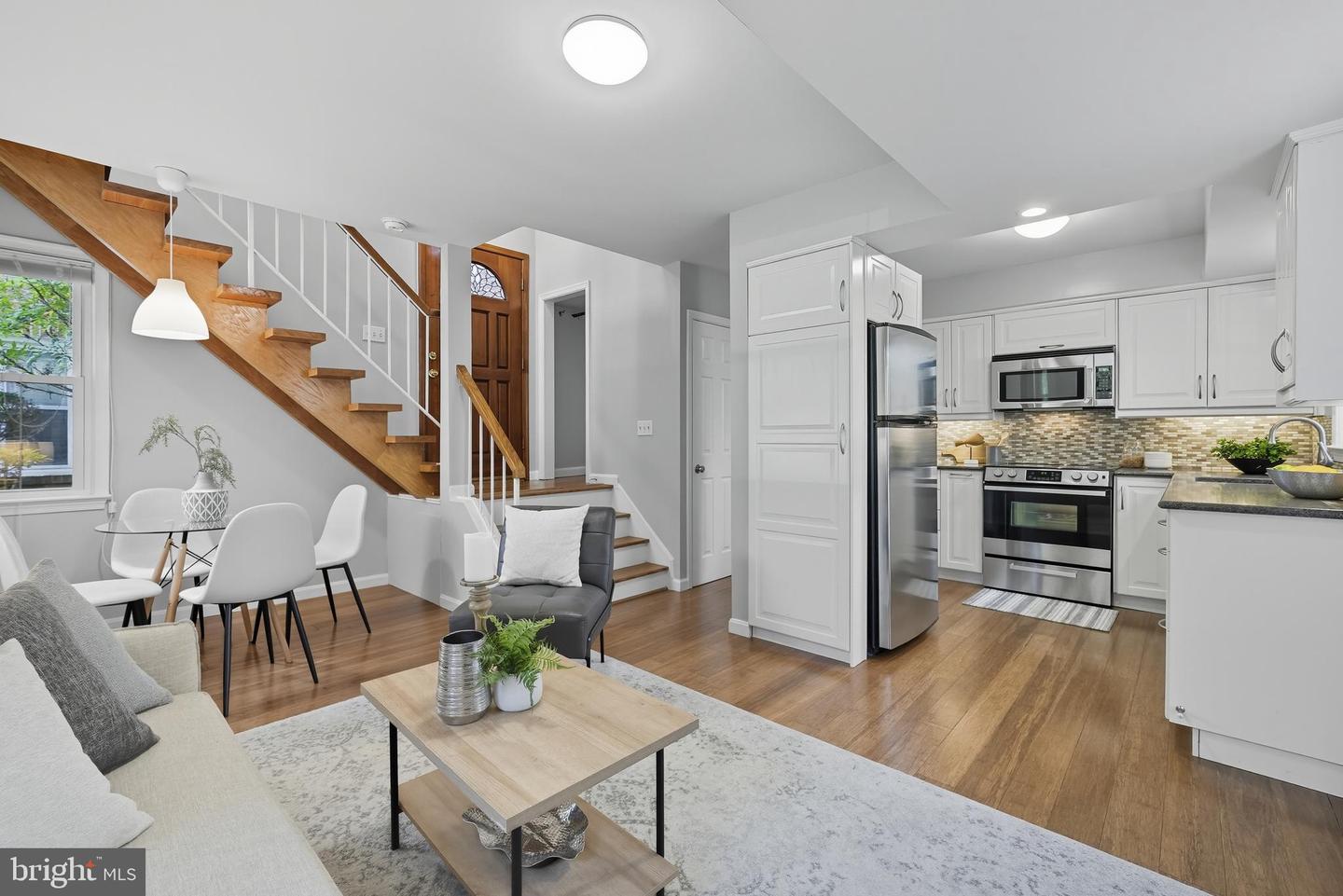 4812 FAIRFAX DR, ARLINGTON, Virginia 22203, 3 Bedrooms Bedrooms, 8 Rooms Rooms,2 BathroomsBathrooms,Residential,For sale,4812 FAIRFAX DR,VAAR2064026 MLS # VAAR2064026