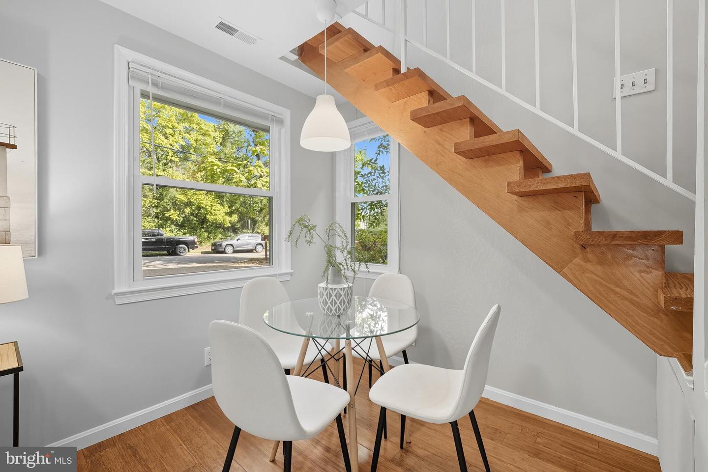 4812 FAIRFAX DR, ARLINGTON, Virginia 22203, 3 Bedrooms Bedrooms, 8 Rooms Rooms,2 BathroomsBathrooms,Residential,For sale,4812 FAIRFAX DR,VAAR2064026 MLS # VAAR2064026