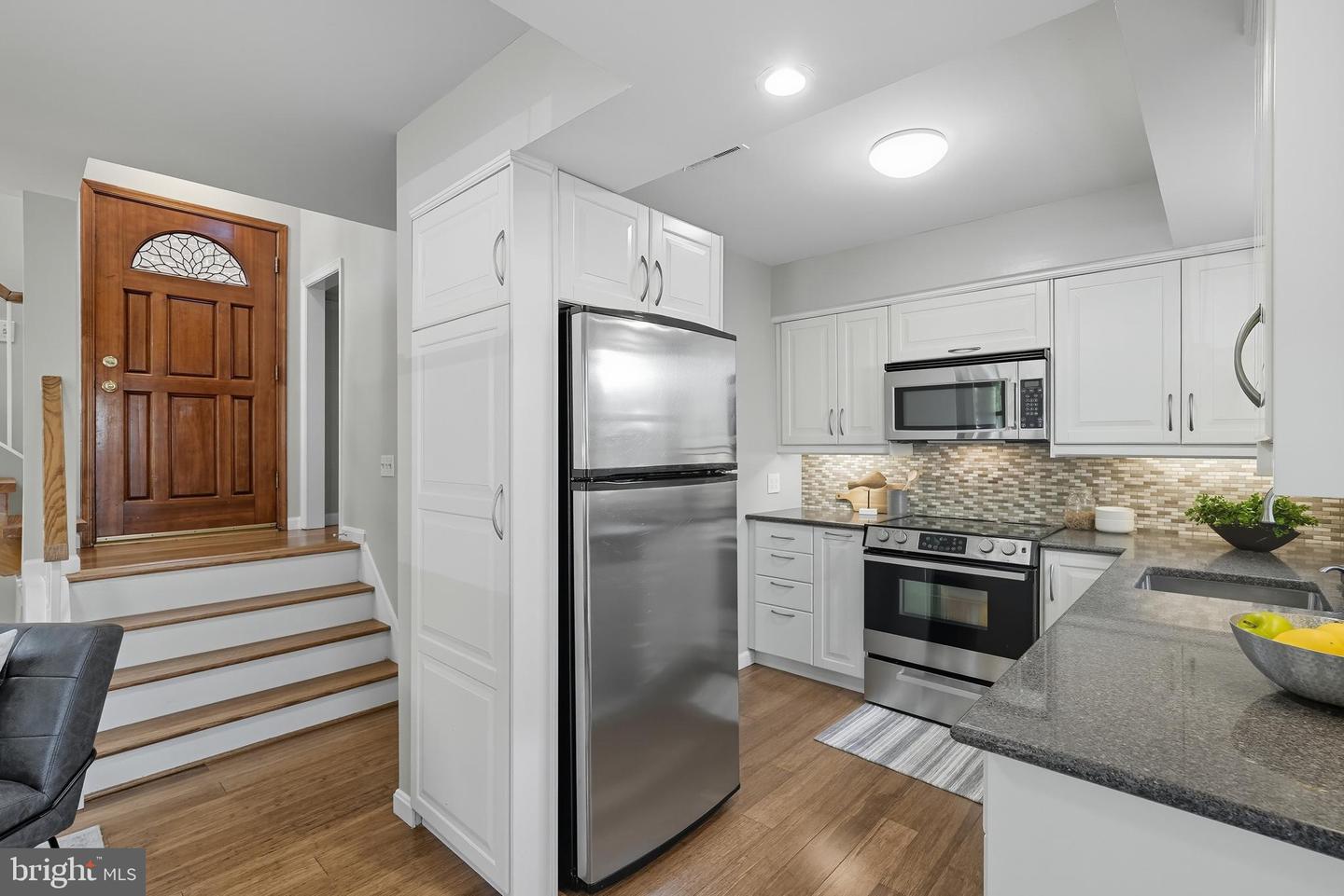 4812 FAIRFAX DR, ARLINGTON, Virginia 22203, 3 Bedrooms Bedrooms, 8 Rooms Rooms,2 BathroomsBathrooms,Residential,For sale,4812 FAIRFAX DR,VAAR2064026 MLS # VAAR2064026