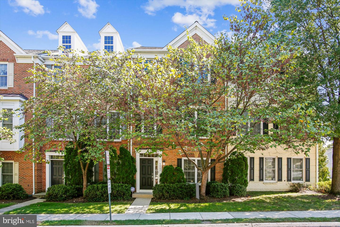 5997 GRAND PAVILION WAY, ALEXANDRIA, Virginia 22303, 4 Bedrooms Bedrooms, ,3 BathroomsBathrooms,Residential,For sale,5997 GRAND PAVILION WAY,VAFX2268530 MLS # VAFX2268530