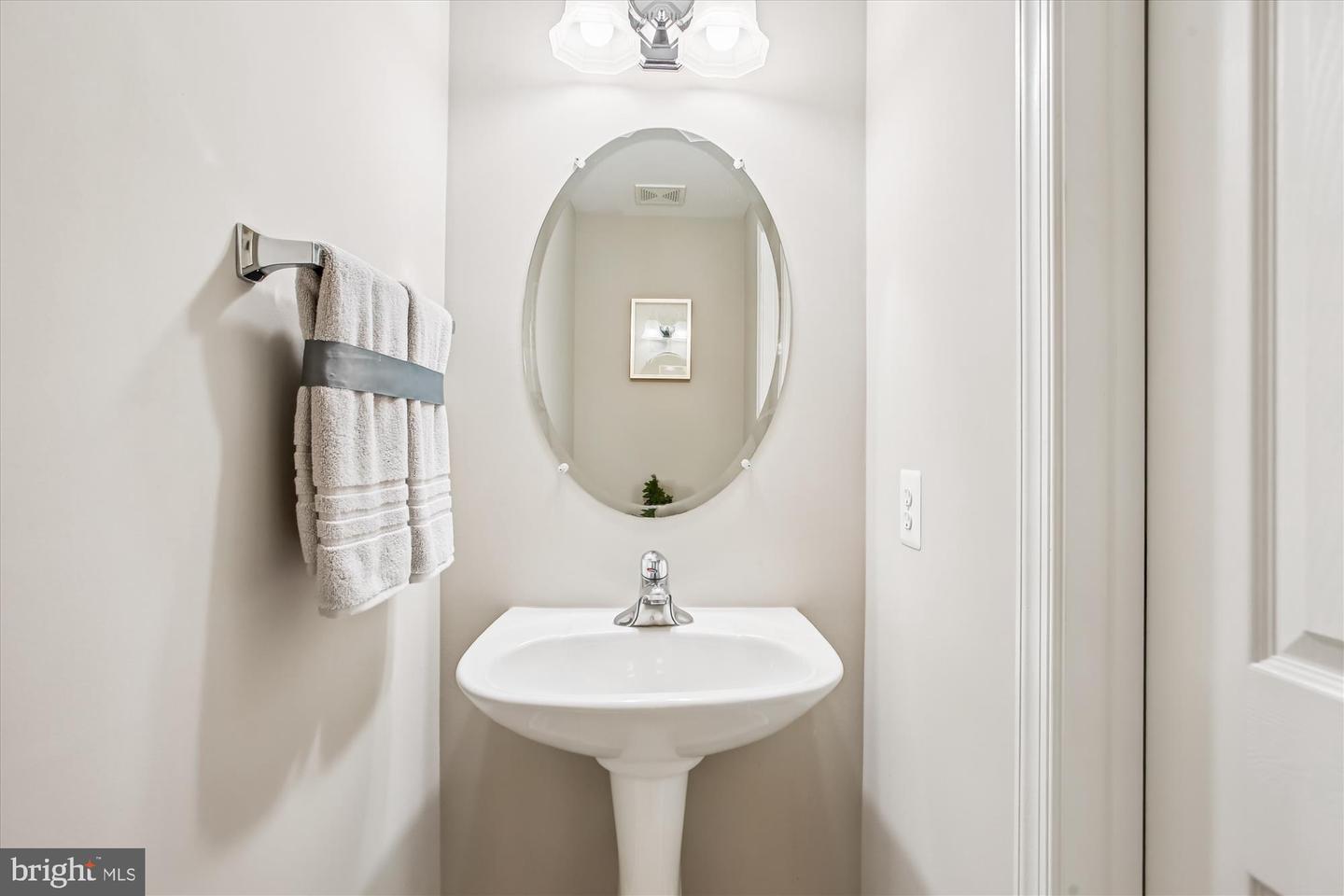 5997 GRAND PAVILION WAY, ALEXANDRIA, Virginia 22303, 4 Bedrooms Bedrooms, ,3 BathroomsBathrooms,Residential,For sale,5997 GRAND PAVILION WAY,VAFX2268530 MLS # VAFX2268530
