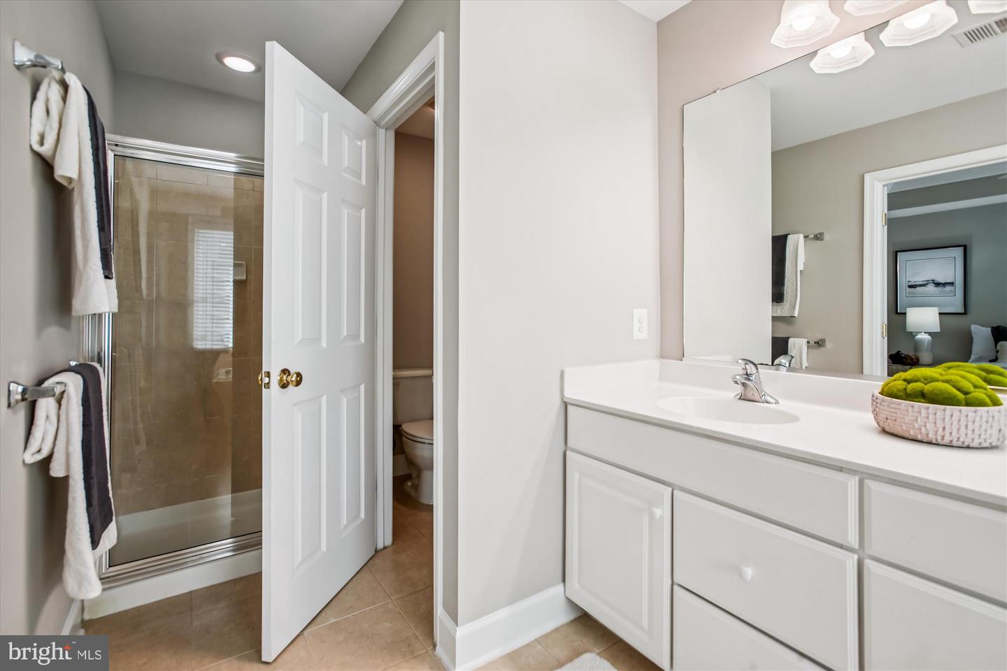 5997 GRAND PAVILION WAY, ALEXANDRIA, Virginia 22303, 4 Bedrooms Bedrooms, ,3 BathroomsBathrooms,Residential,For sale,5997 GRAND PAVILION WAY,VAFX2268530 MLS # VAFX2268530