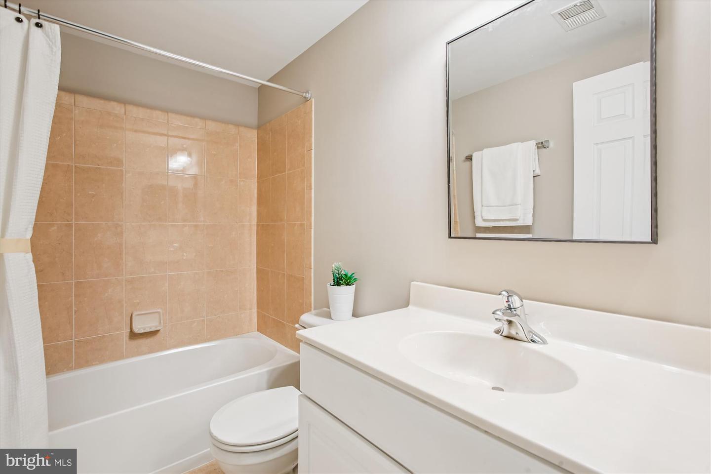 5997 GRAND PAVILION WAY, ALEXANDRIA, Virginia 22303, 4 Bedrooms Bedrooms, ,3 BathroomsBathrooms,Residential,For sale,5997 GRAND PAVILION WAY,VAFX2268530 MLS # VAFX2268530