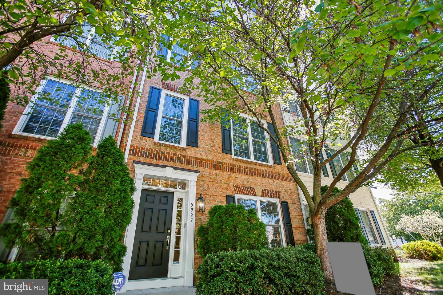 5997 GRAND PAVILION WAY, ALEXANDRIA, Virginia 22303, 4 Bedrooms Bedrooms, ,3 BathroomsBathrooms,Residential,For sale,5997 GRAND PAVILION WAY,VAFX2268530 MLS # VAFX2268530