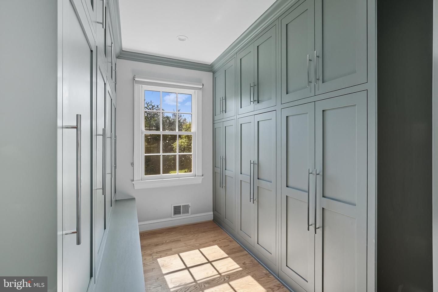 2911 EDDINGTON TER, ALEXANDRIA, Virginia 22302, 4 Bedrooms Bedrooms, ,3 BathroomsBathrooms,Residential,For sale,2911 EDDINGTON TER,VAAX2050042 MLS # VAAX2050042