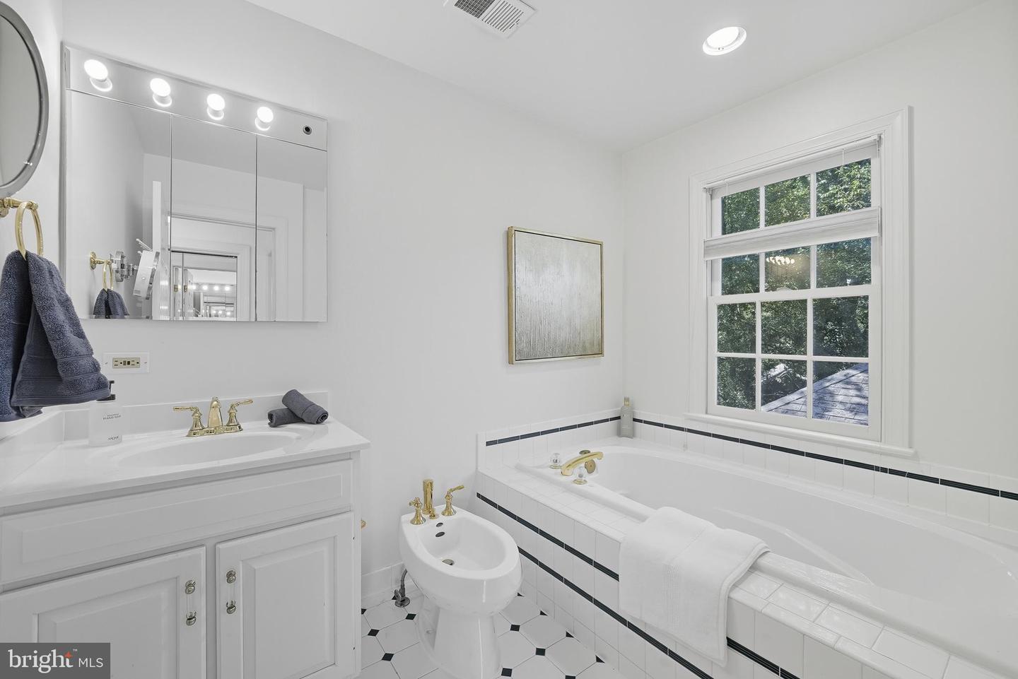 2911 EDDINGTON TER, ALEXANDRIA, Virginia 22302, 4 Bedrooms Bedrooms, ,3 BathroomsBathrooms,Residential,For sale,2911 EDDINGTON TER,VAAX2050042 MLS # VAAX2050042