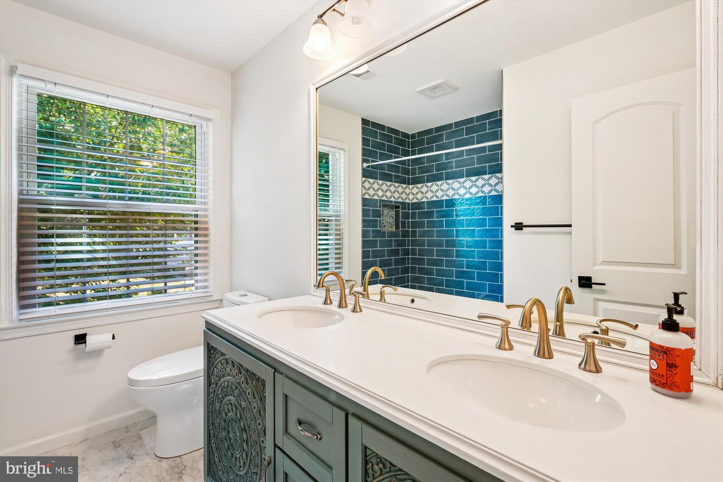 5538 SHOOTERS HILL LN, FAIRFAX, Virginia 22032, 4 Bedrooms Bedrooms, ,3 BathroomsBathrooms,Residential,For sale,5538 SHOOTERS HILL LN,VAFX2268710 MLS # VAFX2268710