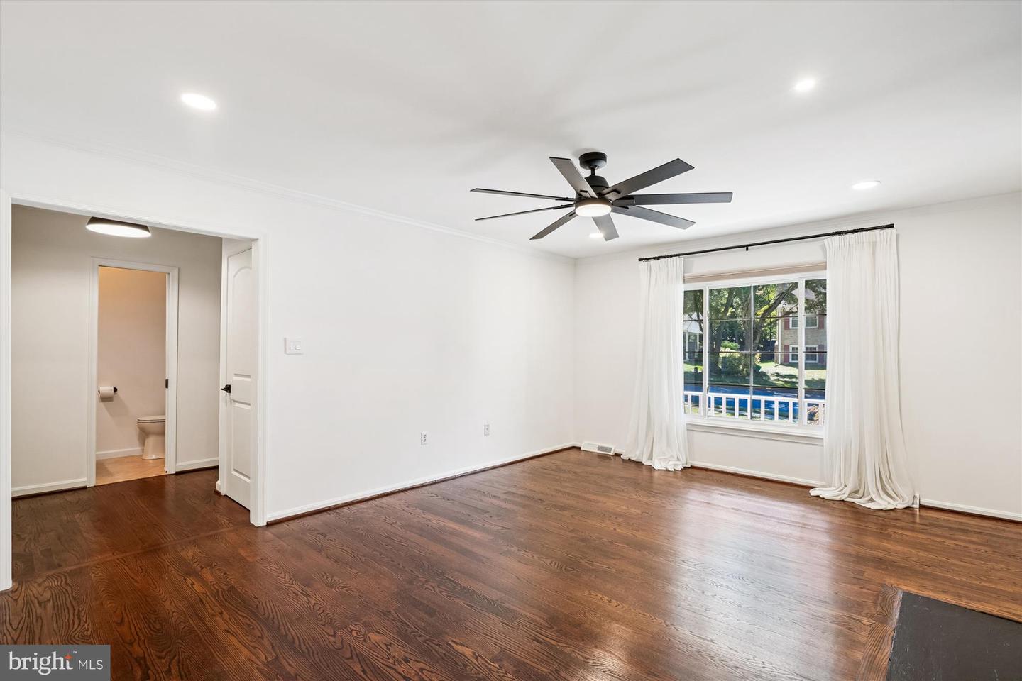 5538 SHOOTERS HILL LN, FAIRFAX, Virginia 22032, 4 Bedrooms Bedrooms, ,3 BathroomsBathrooms,Residential,For sale,5538 SHOOTERS HILL LN,VAFX2268710 MLS # VAFX2268710