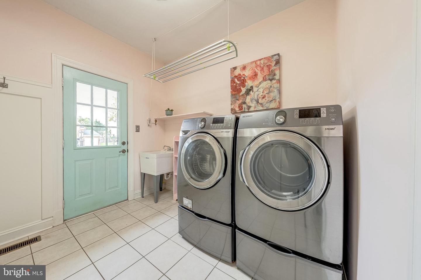 21250 DUBOIS CT, ASHBURN, Virginia 20147, 5 Bedrooms Bedrooms, 9 Rooms Rooms,4 BathroomsBathrooms,Residential,For sale,21250 DUBOIS CT,VALO2107432 MLS # VALO2107432