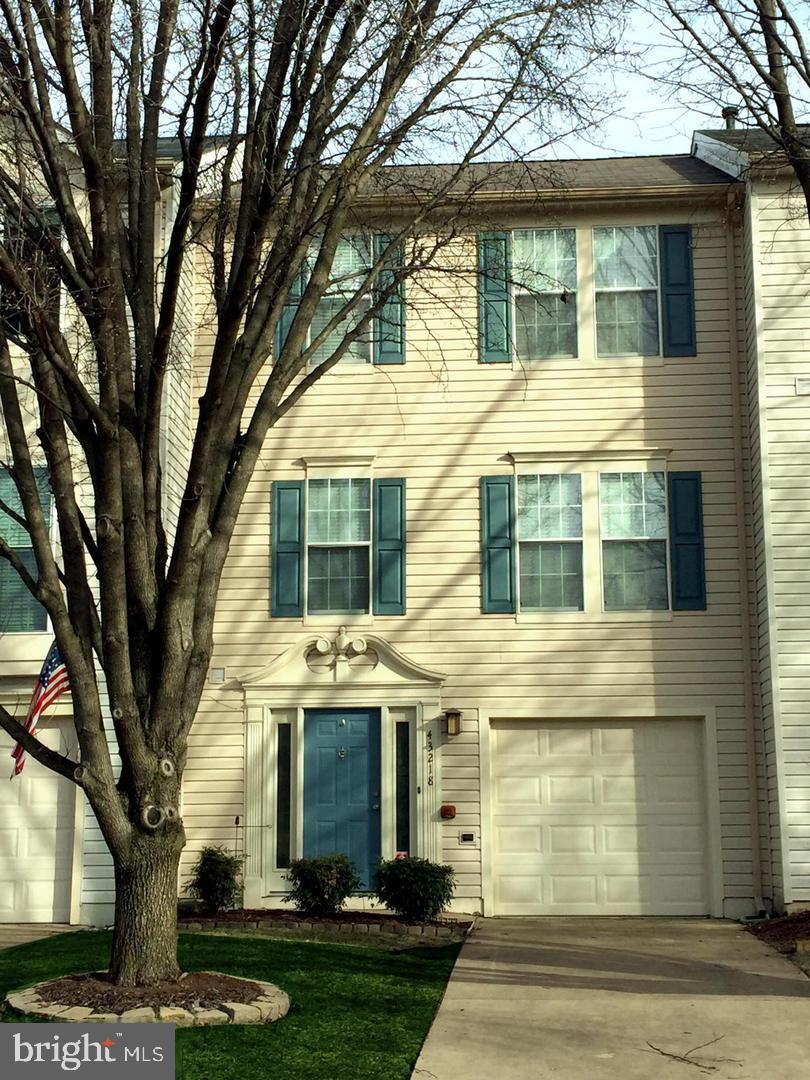 43218 CHOKEBERRY SQ, ASHBURN, Virginia 20147, 3 Bedrooms Bedrooms, ,2 BathroomsBathrooms,Residential,For sale,43218 CHOKEBERRY SQ,VALO2107458 MLS # VALO2107458