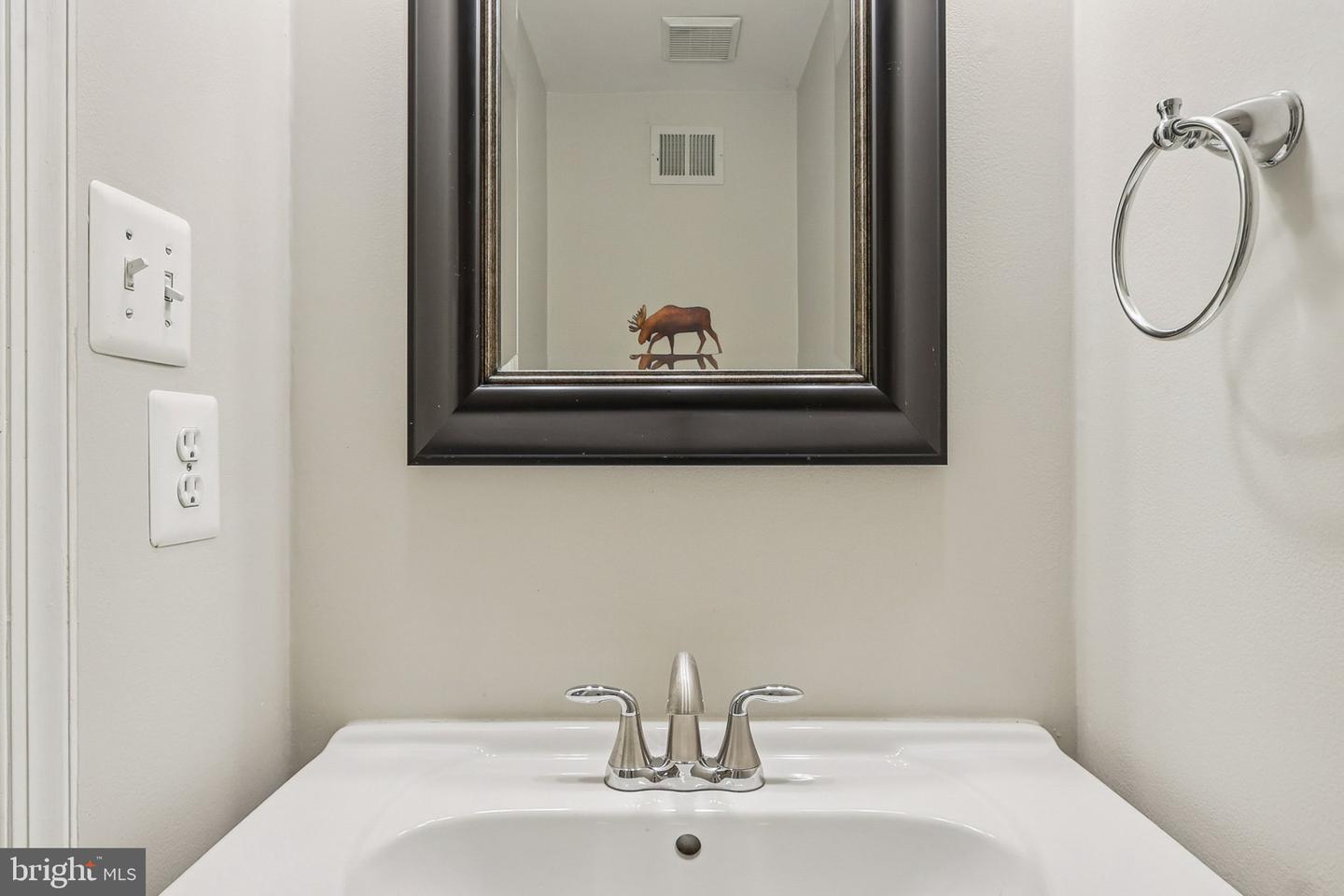 43218 CHOKEBERRY SQ, ASHBURN, Virginia 20147, 3 Bedrooms Bedrooms, ,2 BathroomsBathrooms,Residential,For sale,43218 CHOKEBERRY SQ,VALO2107458 MLS # VALO2107458 43218 CHOKEBERRY SQ, ASHBURN, Virginia 20147, 3 Bedrooms Bedrooms, ,2 BathroomsBathrooms,Residential,For sale,43218 CHOKEBERRY SQ,VALO2107458 MLS # VALO2107458