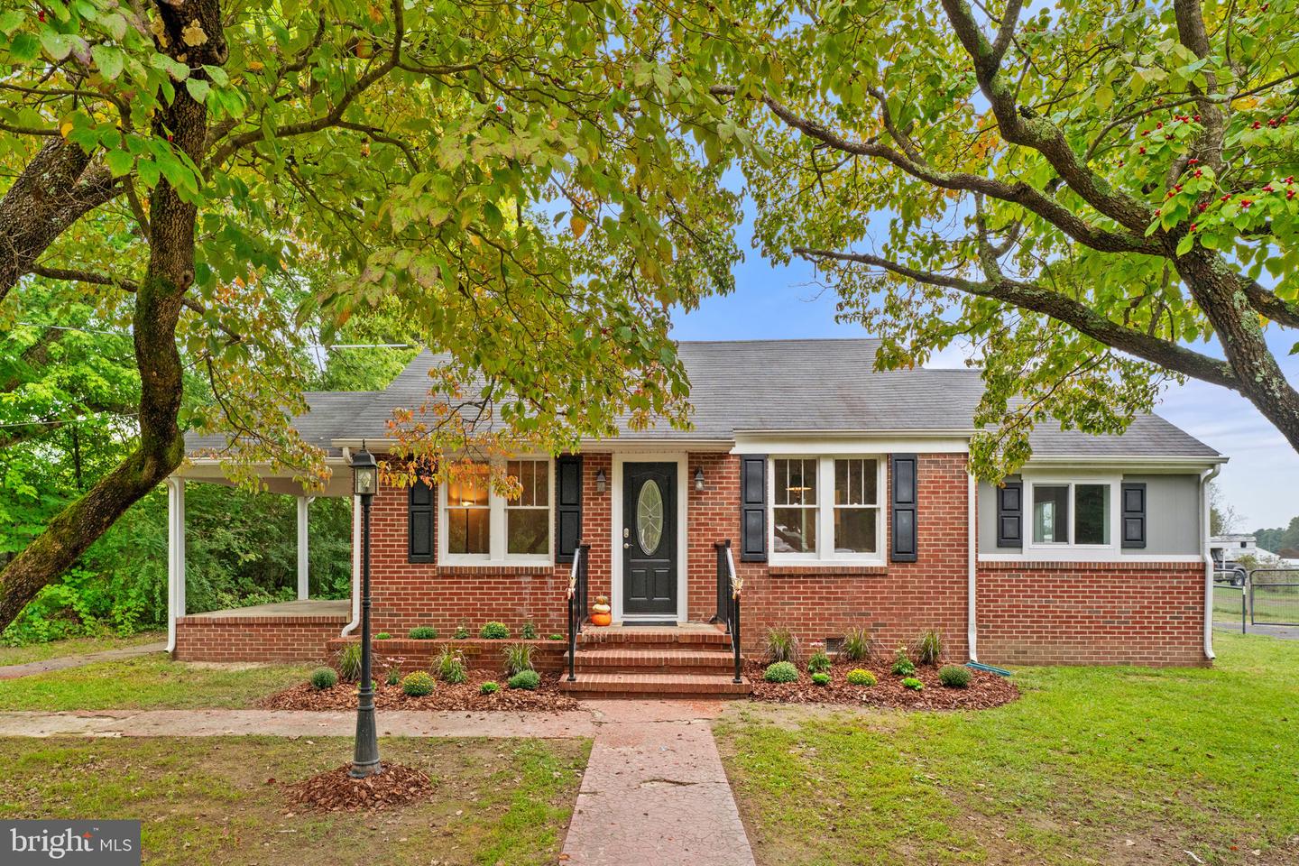 10048 DAHLGREN RD, KING GEORGE, Virginia 22485, 3 Bedrooms Bedrooms, ,2 BathroomsBathrooms,Residential,For sale,10048 DAHLGREN RD,VAKG2007048 MLS # VAKG2007048