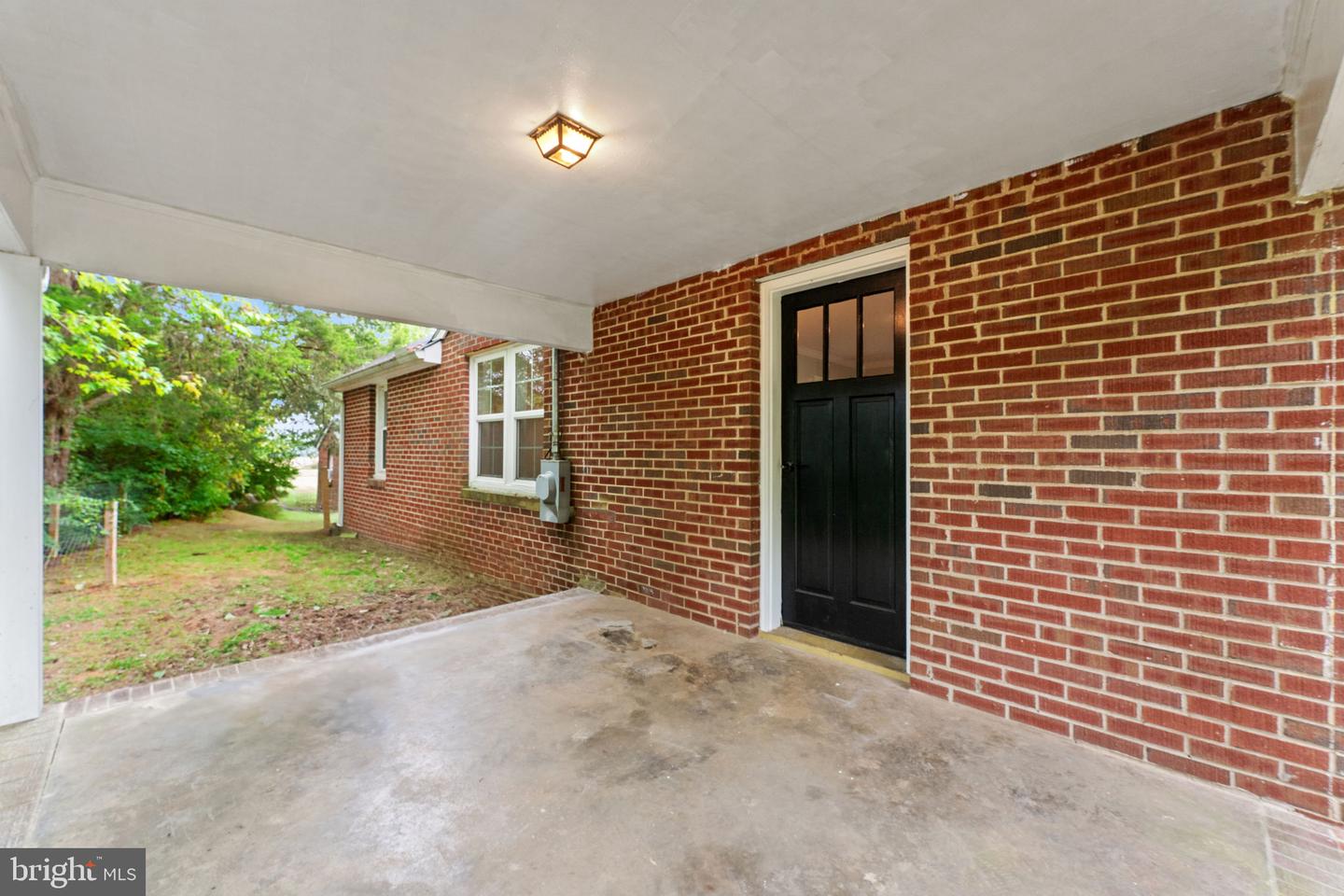 10048 DAHLGREN RD, KING GEORGE, Virginia 22485, 3 Bedrooms Bedrooms, ,2 BathroomsBathrooms,Residential,For sale,10048 DAHLGREN RD,VAKG2007048 MLS # VAKG2007048