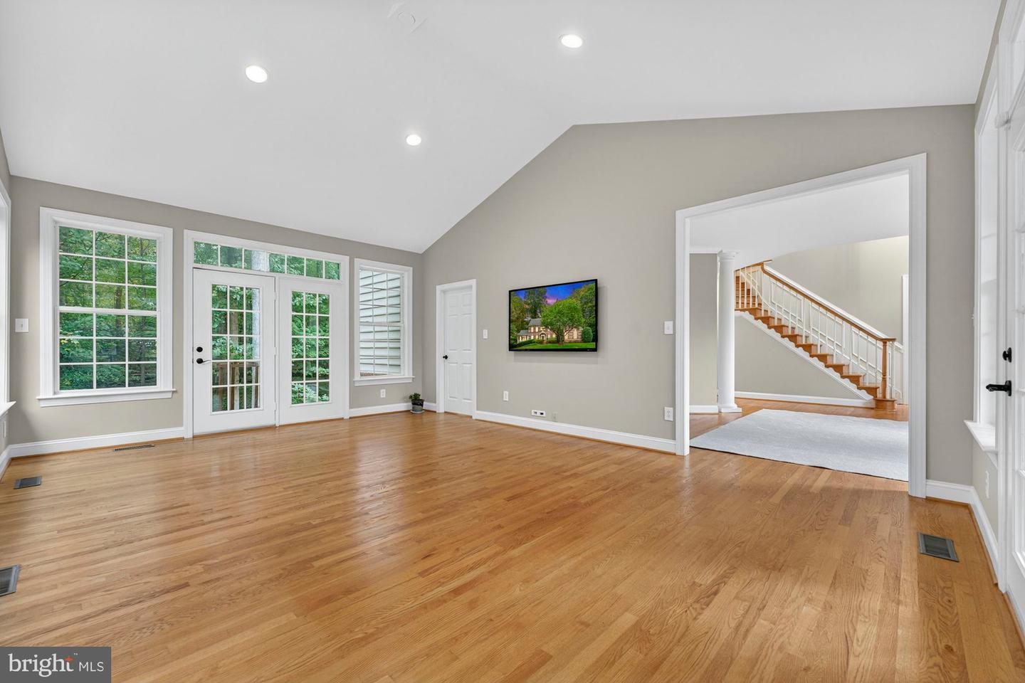 11689 HEINZ CT, OAKTON, Virginia 22124, 5 Bedrooms Bedrooms, ,4 BathroomsBathrooms,Residential,For sale,11689 HEINZ CT,VAFX2268998 MLS # VAFX2268998
