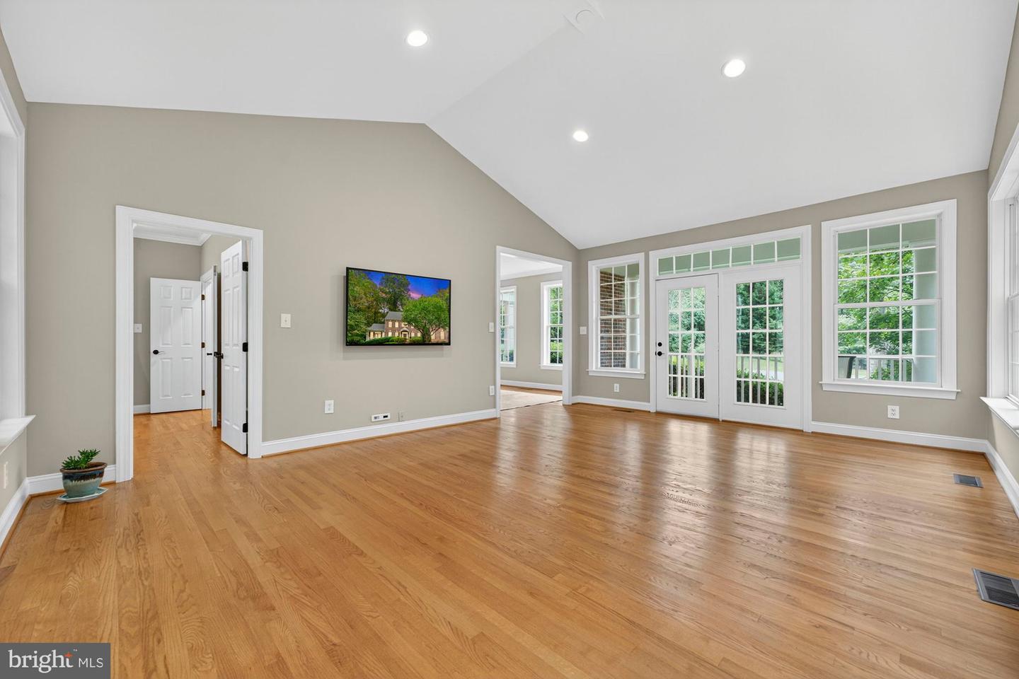 11689 HEINZ CT, OAKTON, Virginia 22124, 5 Bedrooms Bedrooms, ,4 BathroomsBathrooms,Residential,For sale,11689 HEINZ CT,VAFX2268998 MLS # VAFX2268998