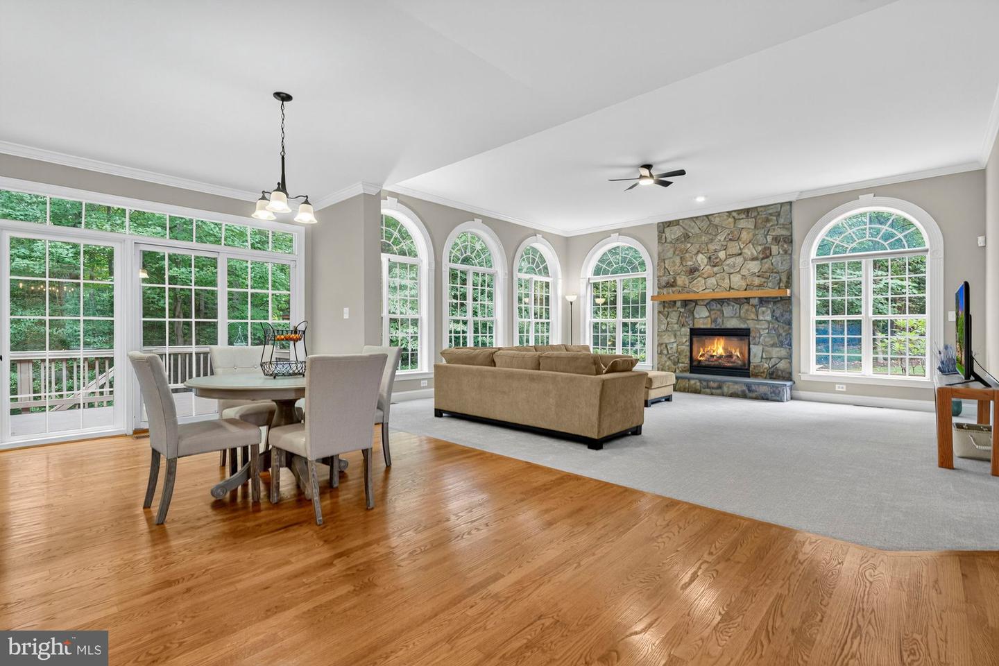 11689 HEINZ CT, OAKTON, Virginia 22124, 5 Bedrooms Bedrooms, ,4 BathroomsBathrooms,Residential,For sale,11689 HEINZ CT,VAFX2268998 MLS # VAFX2268998