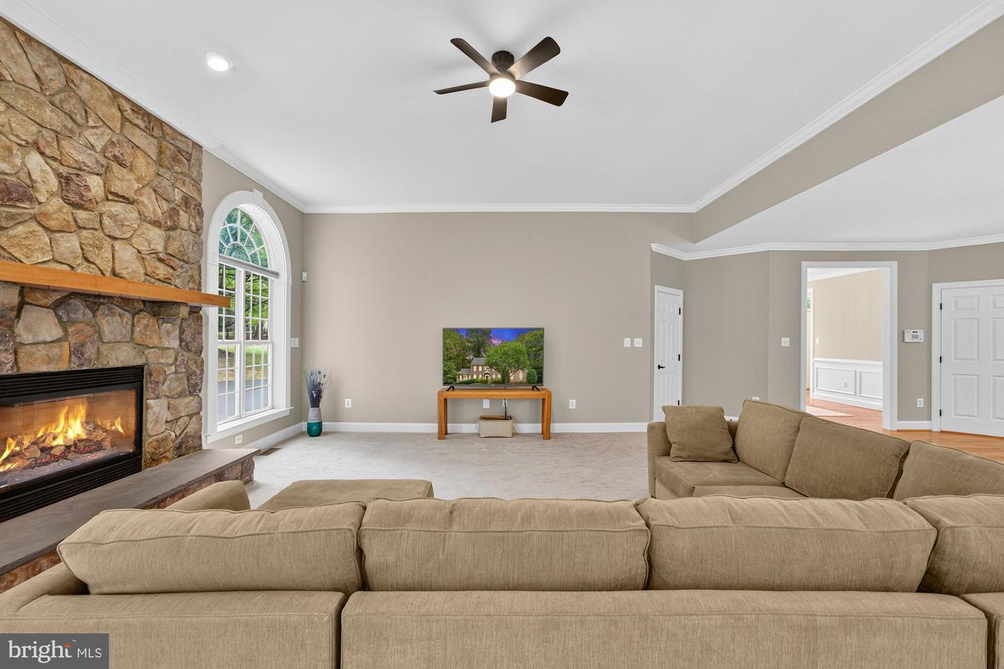 11689 HEINZ CT, OAKTON, Virginia 22124, 5 Bedrooms Bedrooms, ,4 BathroomsBathrooms,Residential,For sale,11689 HEINZ CT,VAFX2268998 MLS # VAFX2268998