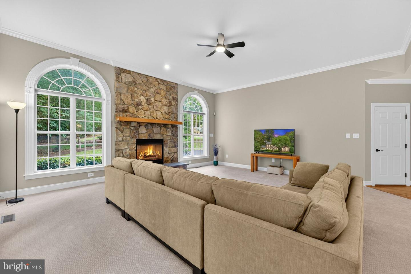 11689 HEINZ CT, OAKTON, Virginia 22124, 5 Bedrooms Bedrooms, ,4 BathroomsBathrooms,Residential,For sale,11689 HEINZ CT,VAFX2268998 MLS # VAFX2268998