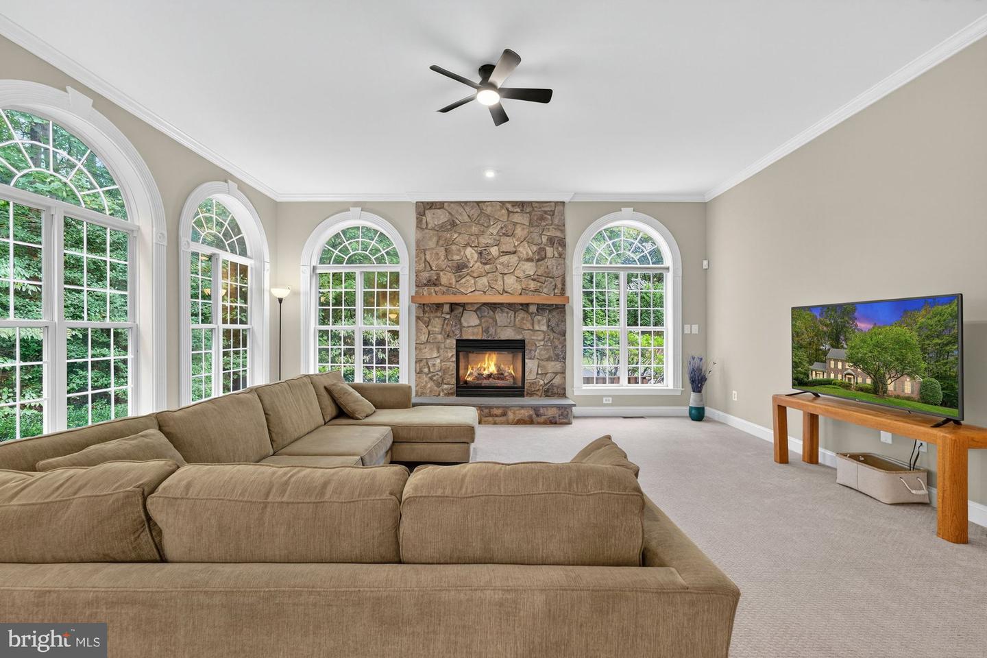 11689 HEINZ CT, OAKTON, Virginia 22124, 5 Bedrooms Bedrooms, ,4 BathroomsBathrooms,Residential,For sale,11689 HEINZ CT,VAFX2268998 MLS # VAFX2268998