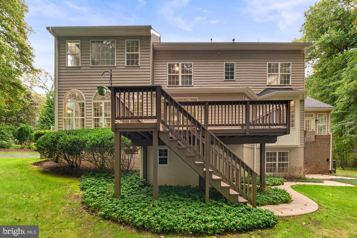 11689 HEINZ CT, OAKTON, Virginia 22124, 5 Bedrooms Bedrooms, ,4 BathroomsBathrooms,Residential,For sale,11689 HEINZ CT,VAFX2268998 MLS # VAFX2268998