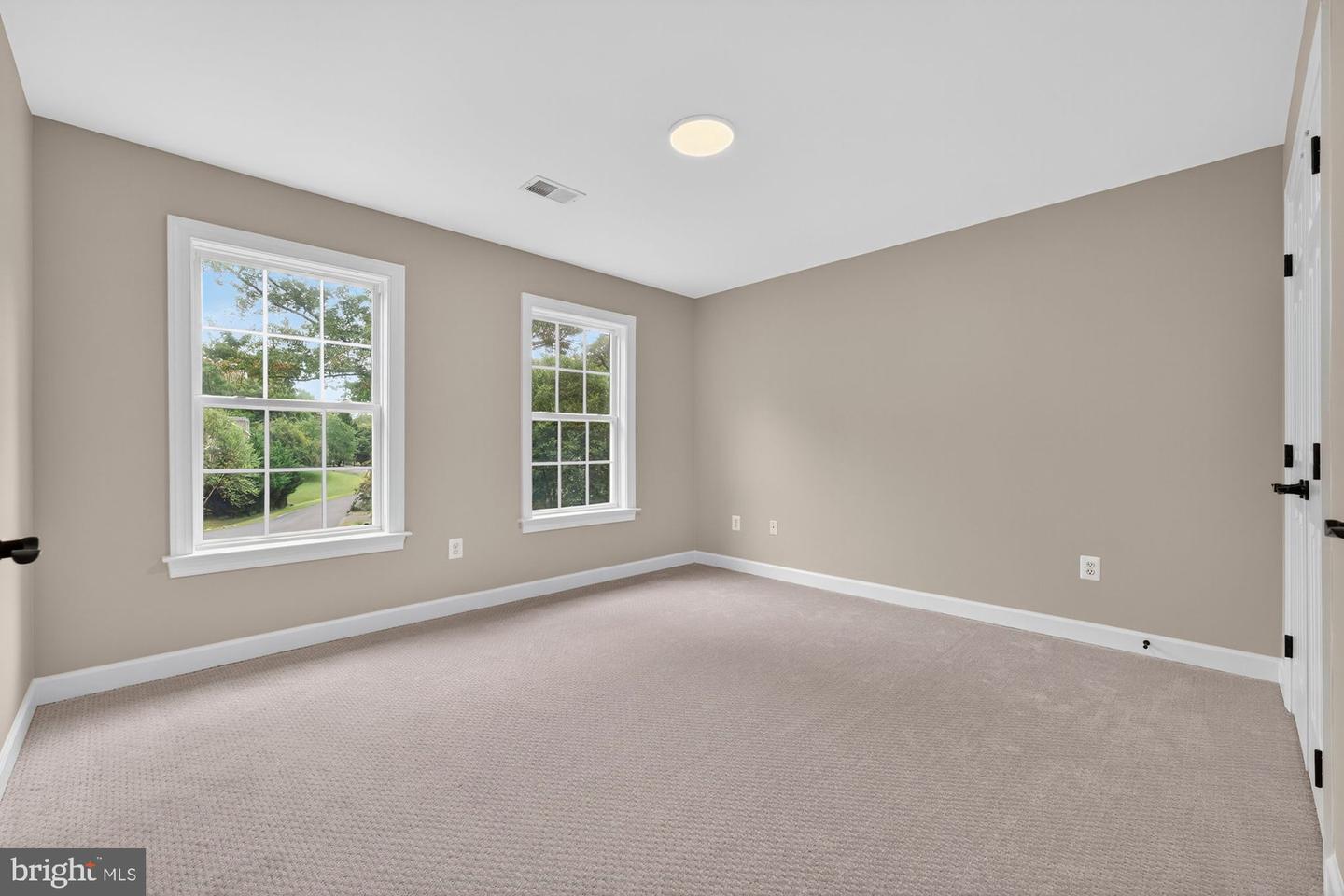11689 HEINZ CT, OAKTON, Virginia 22124, 5 Bedrooms Bedrooms, ,4 BathroomsBathrooms,Residential,For sale,11689 HEINZ CT,VAFX2268998 MLS # VAFX2268998