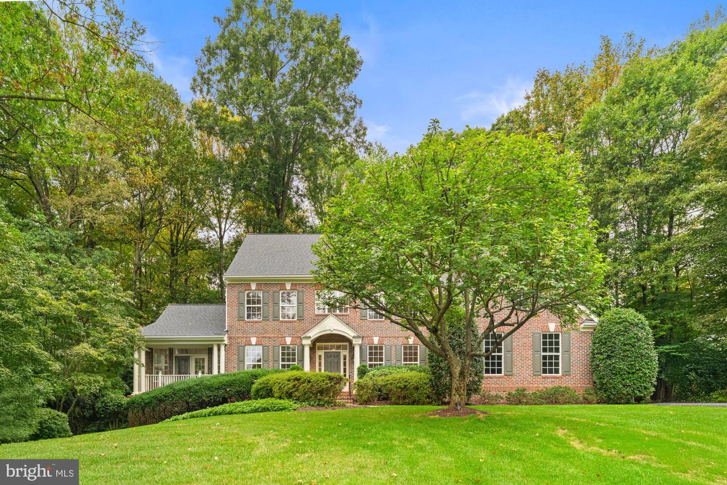 11689 HEINZ CT, OAKTON, Virginia 22124, 5 Bedrooms Bedrooms, ,4 BathroomsBathrooms,Residential,For sale,11689 HEINZ CT,VAFX2268998 MLS # VAFX2268998