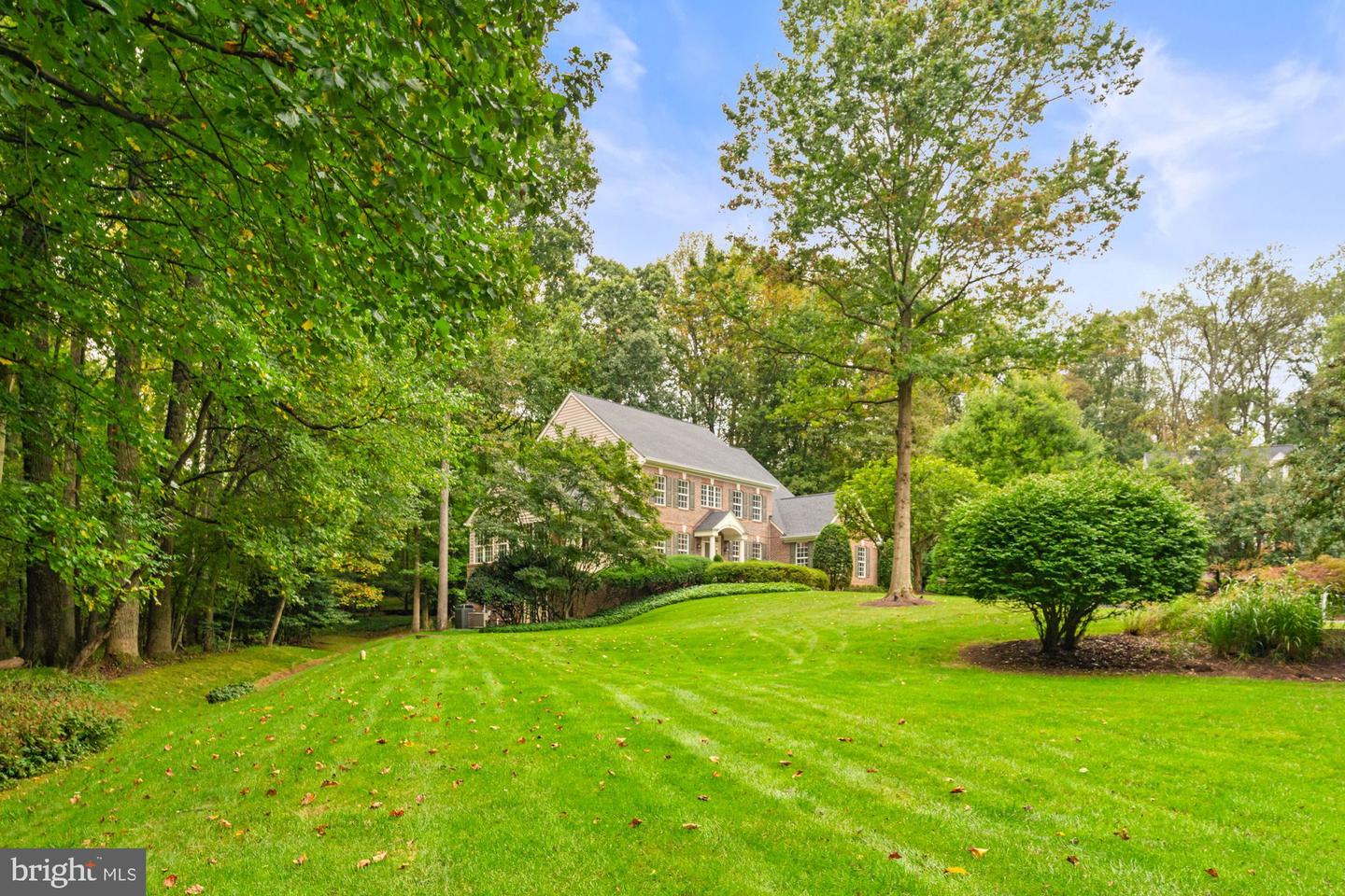 11689 HEINZ CT, OAKTON, Virginia 22124, 5 Bedrooms Bedrooms, ,4 BathroomsBathrooms,Residential,For sale,11689 HEINZ CT,VAFX2268998 MLS # VAFX2268998