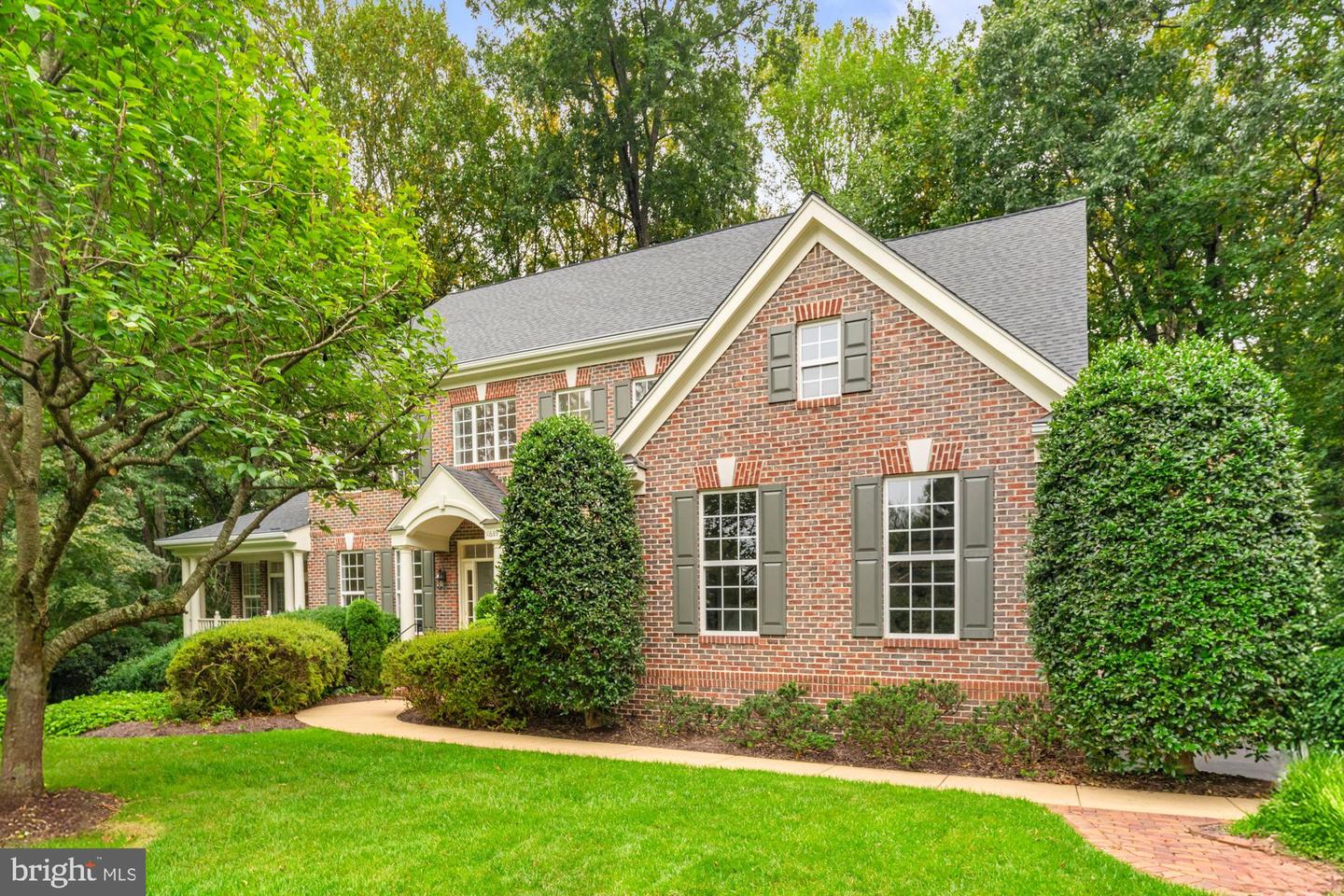 11689 HEINZ CT, OAKTON, Virginia 22124, 5 Bedrooms Bedrooms, ,4 BathroomsBathrooms,Residential,For sale,11689 HEINZ CT,VAFX2268998 MLS # VAFX2268998