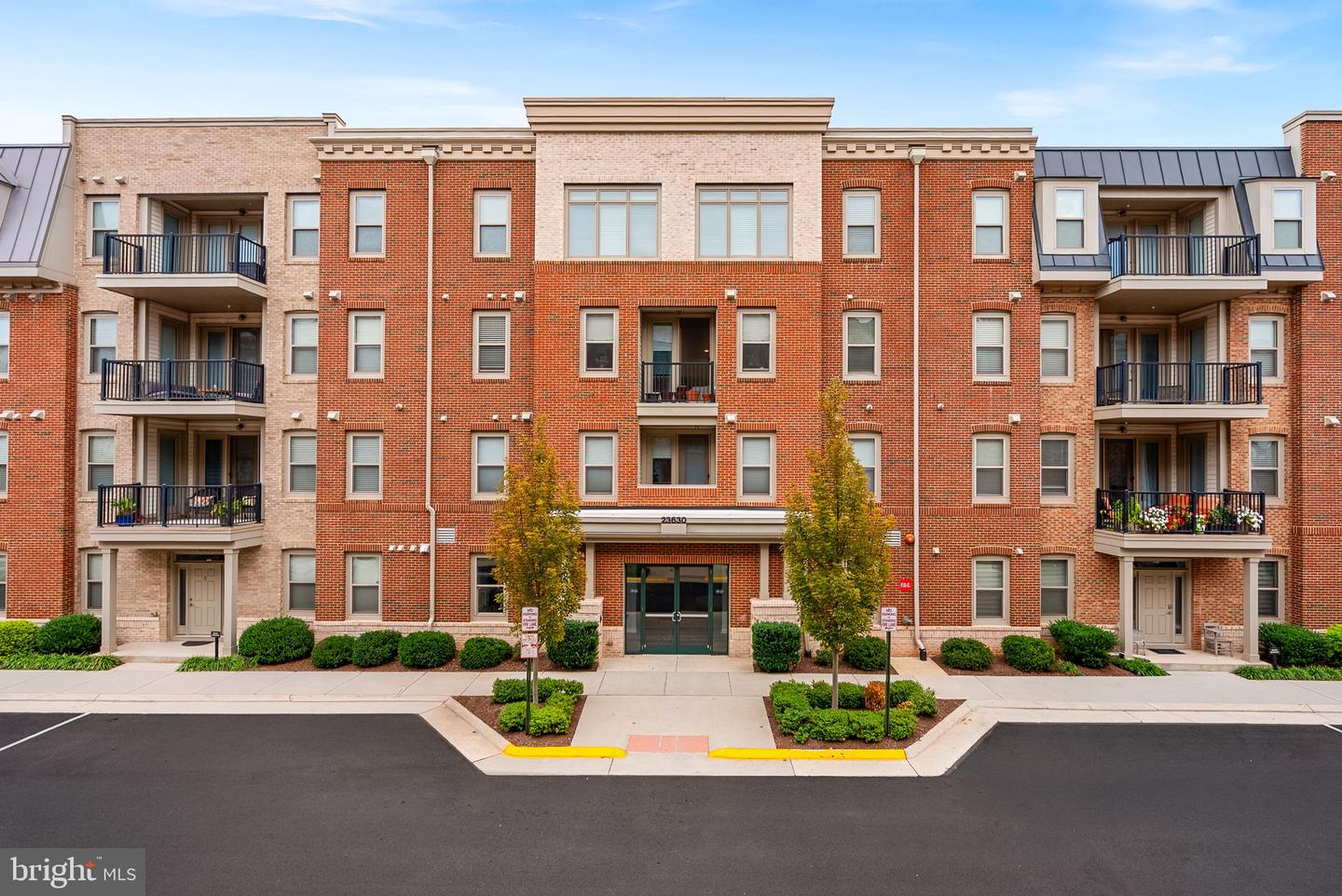 23630 HAVELOCK WALK TER #405, ASHBURN, Virginia 20148, 2 Bedrooms Bedrooms, ,2 BathroomsBathrooms,Residential,For sale,23630 HAVELOCK WALK TER #405,VALO2107510 MLS # VALO2107510