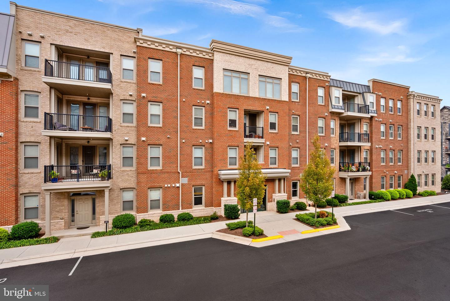 23630 HAVELOCK WALK TER #405, ASHBURN, Virginia 20148, 2 Bedrooms Bedrooms, ,2 BathroomsBathrooms,Residential,For sale,23630 HAVELOCK WALK TER #405,VALO2107510 MLS # VALO2107510