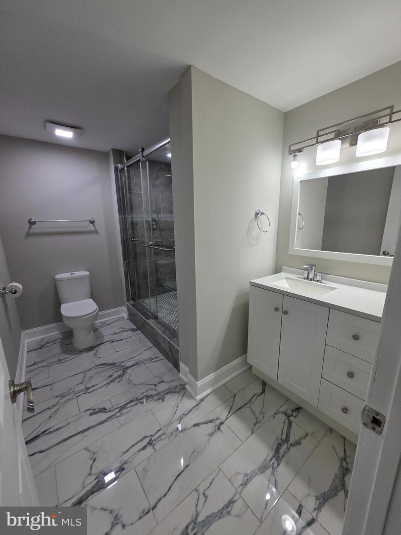 6724 WESTLAWN DR, FALLS CHURCH, Virginia 22042, 6 Bedrooms Bedrooms, ,4 BathroomsBathrooms,Residential,For sale,6724 WESTLAWN DR,VAFX2269006 MLS # VAFX2269006