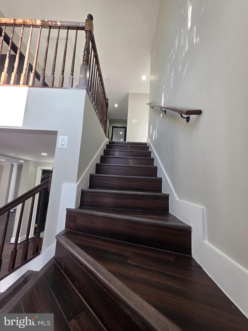 6724 WESTLAWN DR, FALLS CHURCH, Virginia 22042, 6 Bedrooms Bedrooms, ,4 BathroomsBathrooms,Residential,For sale,6724 WESTLAWN DR,VAFX2269006 MLS # VAFX2269006