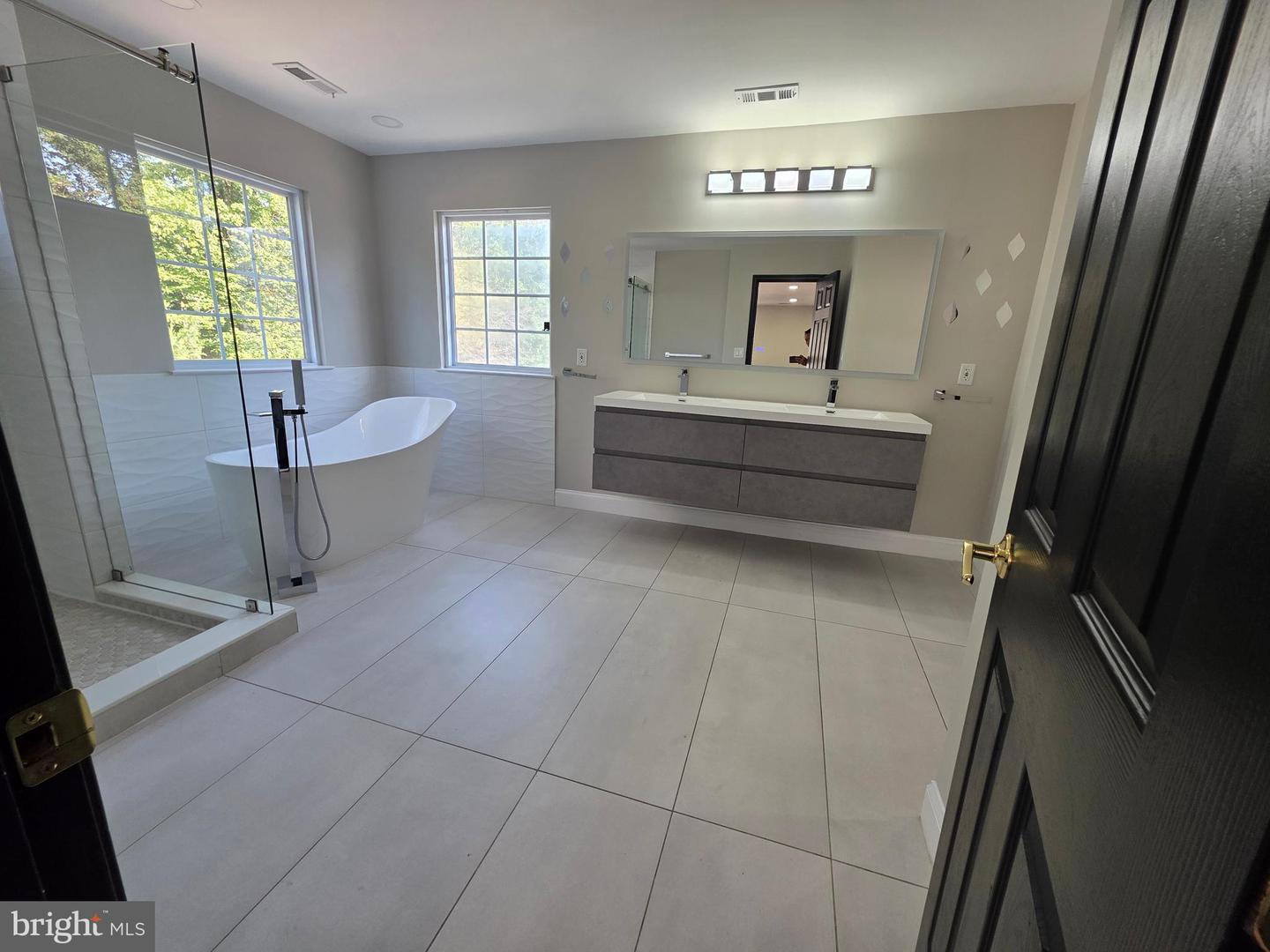 6724 WESTLAWN DR, FALLS CHURCH, Virginia 22042, 6 Bedrooms Bedrooms, ,4 BathroomsBathrooms,Residential,For sale,6724 WESTLAWN DR,VAFX2269006 MLS # VAFX2269006