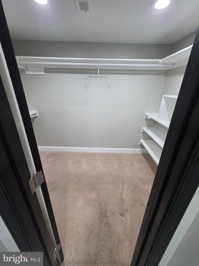 6724 WESTLAWN DR, FALLS CHURCH, Virginia 22042, 6 Bedrooms Bedrooms, ,4 BathroomsBathrooms,Residential,For sale,6724 WESTLAWN DR,VAFX2269006 MLS # VAFX2269006
