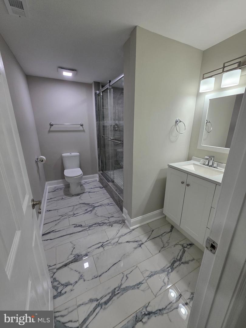 6724 WESTLAWN DR, FALLS CHURCH, Virginia 22042, 6 Bedrooms Bedrooms, ,4 BathroomsBathrooms,Residential,For sale,6724 WESTLAWN DR,VAFX2269006 MLS # VAFX2269006